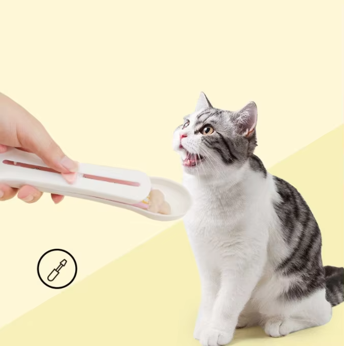 Cuillère Distributrice pour Chat – Tête Souple pour Nourriture Humide